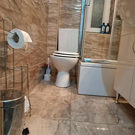 Forza شقة غييكا